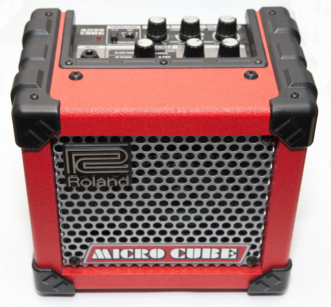 Roland Micro Cube. Micro Cube GX 15. Roland Cube 15 батарейки. Роланд куб мини.