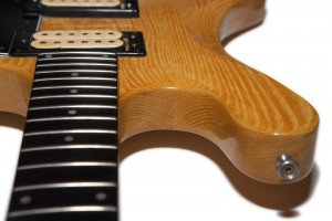 Guild-S300AD-1997-WoodJoint